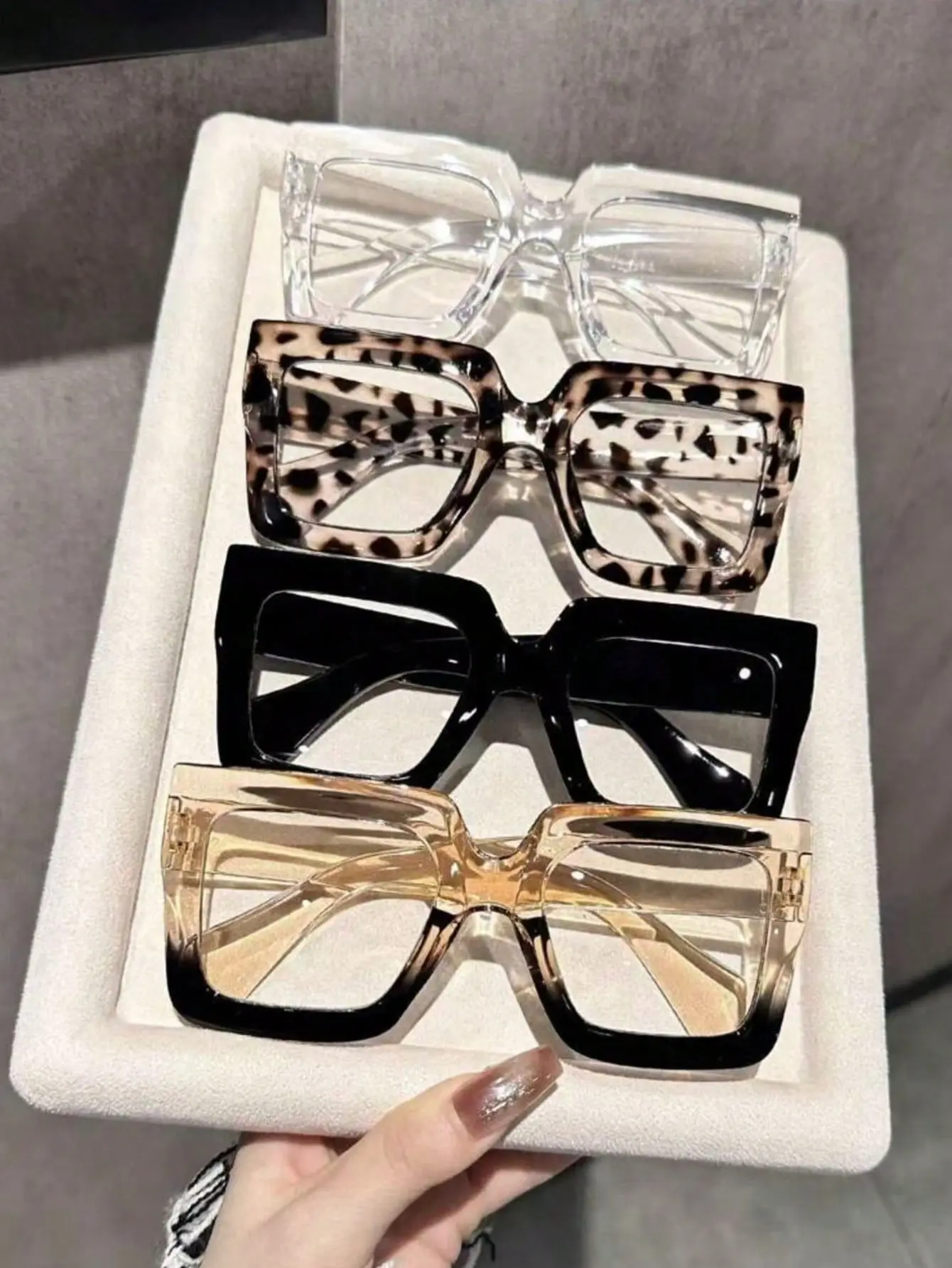 4pcs women's square ultra-large frame face-enhancing stylish transparent color-mixing retro trendy ins flat-lens glasses, exquisite and versatile fashionable glasses