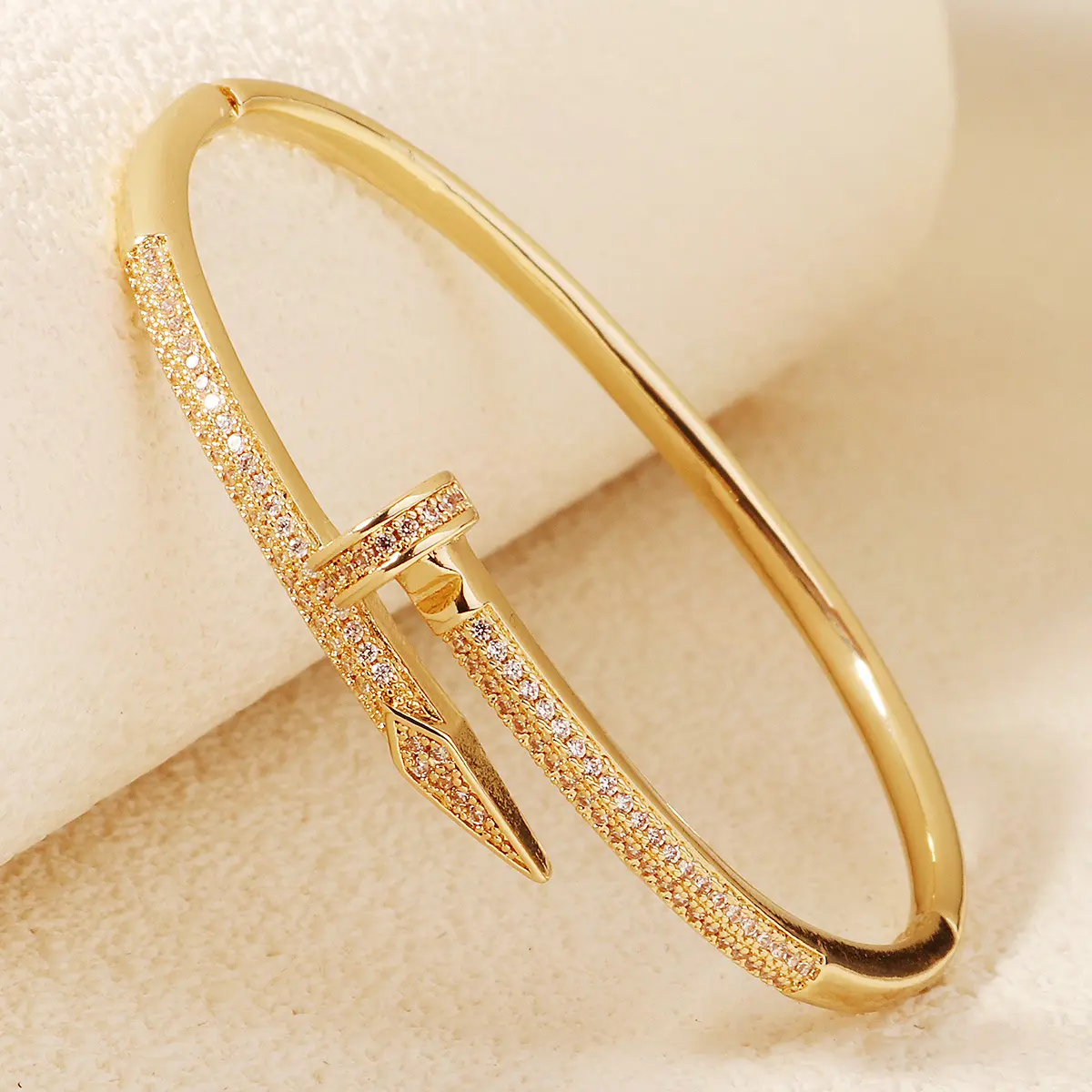 Buckle Bracelet Exquisite Bracelet High-end Design Open Bracelet Bracelet Bracelet