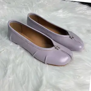2026 new women's walking shoes women's split-toe shoes, niche pleated flat-bottomed shallow mouth ballet shoes pig's trotters
