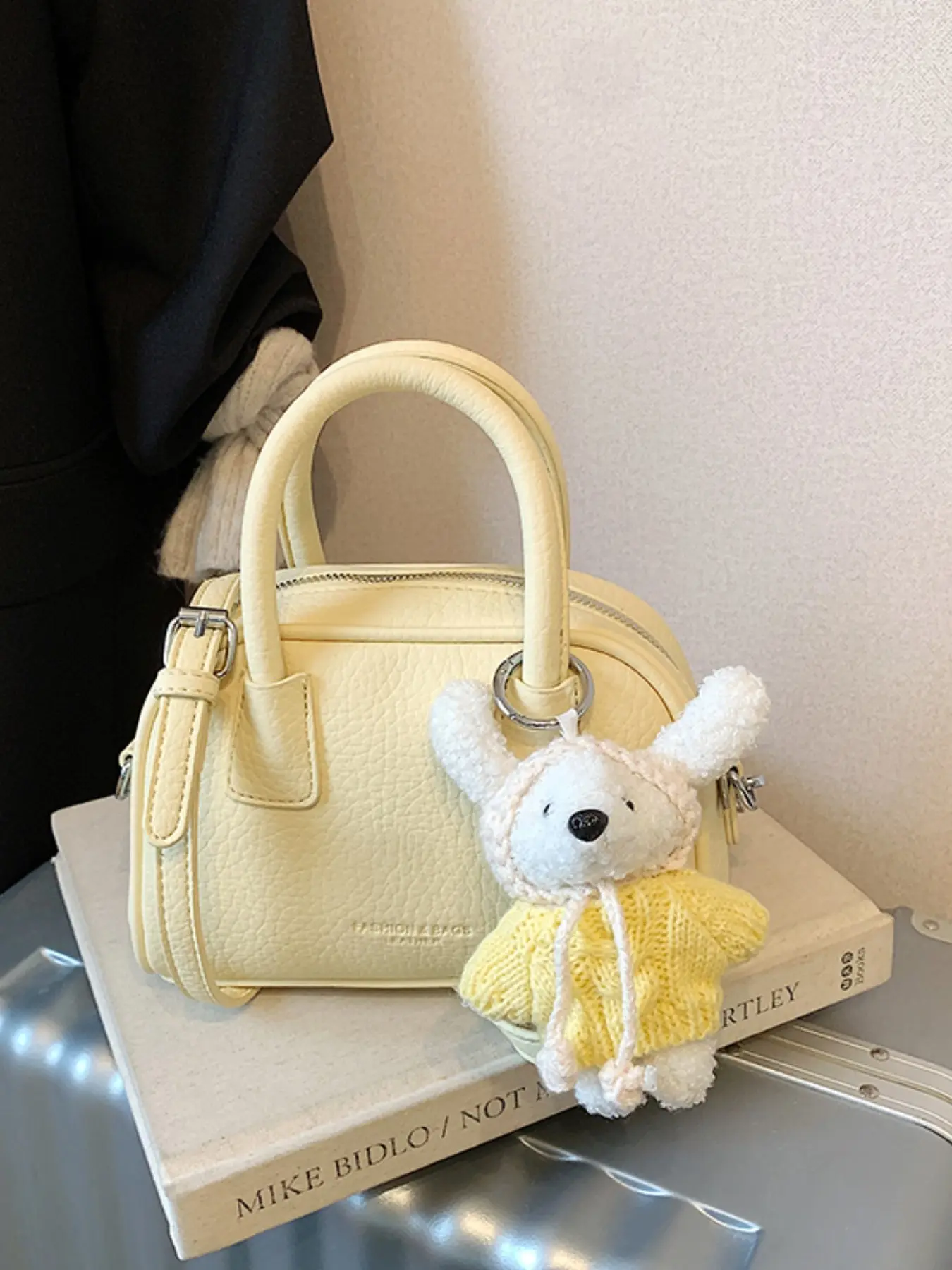 Cute Plush Bunny Keychain Handbag for Women, Simple Color Crossbody Bag, Mini Bowling Ball Bag, Korean Style Soft Shoulder Bag