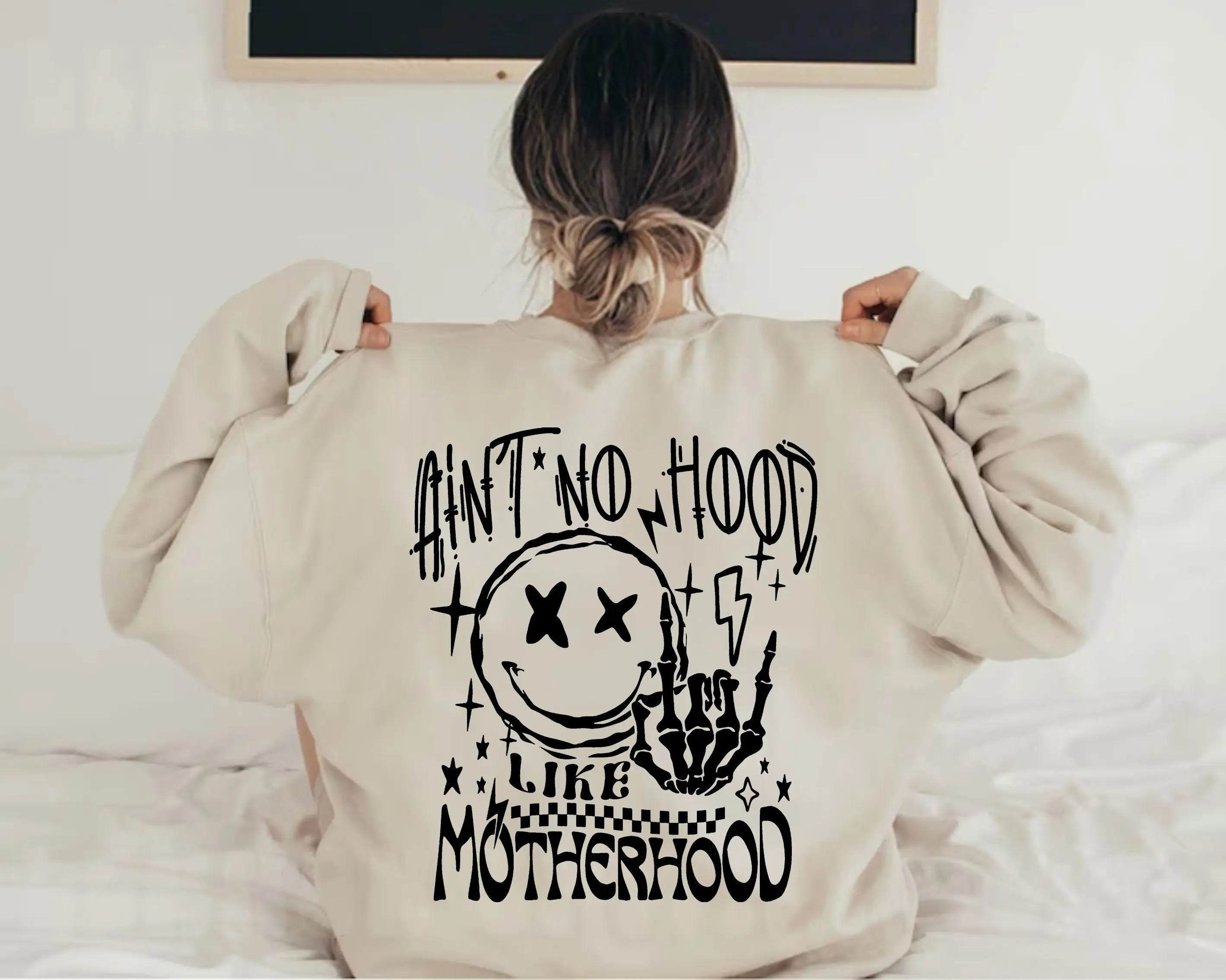 Ain't No Hood Like Motherhood Sweater Cool Moms Club Sweatshirt Mothers Day Sweater Mothers Day Gift Smiley Mom Sweater Mommy Crewneck TT03