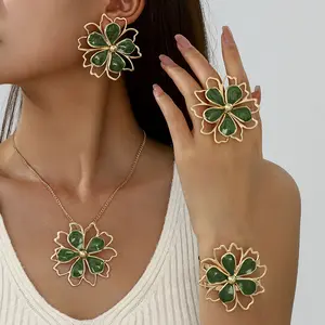 Elegant Floral Jewelry Set: A Stylish Collection of Necklaces, Rings, Earrings, and Bracelets—Exquisite, Trendy Accessories Perfect for Parties, Everyday Wear, and Birthday Gifts