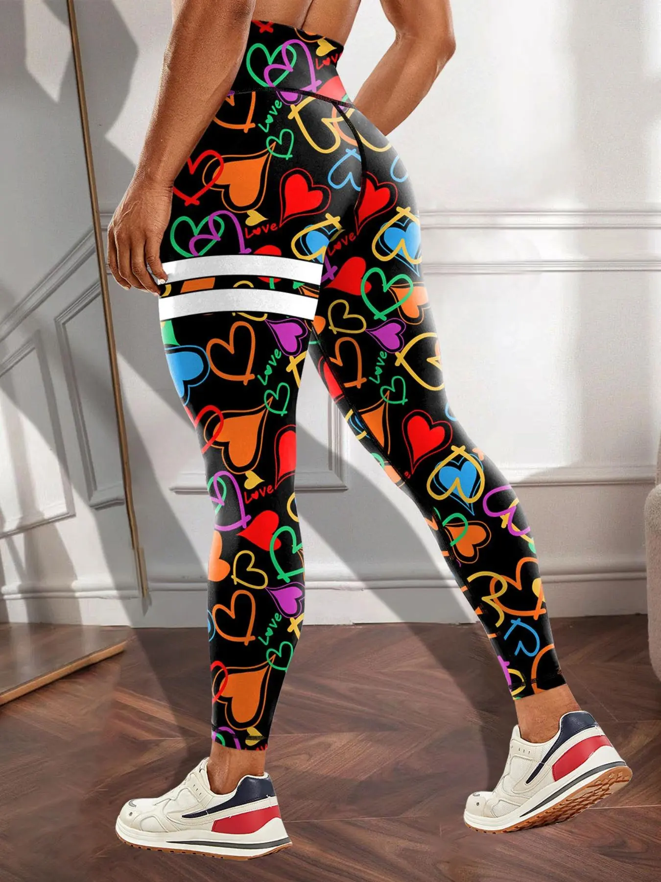 Women's All Over Heart Print High Waist Scrunch Stretchy Workout Leggings, High Waisted Legging, Activewear Bottoms, Casual Comfy Breathable Skinny Pants for Yoga Gym Workout Running, Ladies Athleisure Style Bottoms for All Seasons