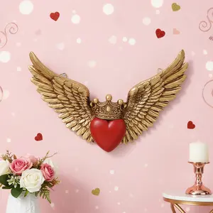 Resin Crown Heart Wings Decorative Hanging Ornament, Valentine's Day Handmade Wall Art, Room Decoration for Living Room, Study, Shop, Party