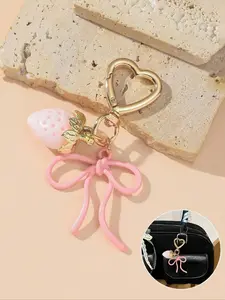 Unisex New Strawberry Bow Stainless Steel Keychain,Strawberry Bow Element, Heart-Shaped Light Gold Buckle- Ideal Gift For Friends,Couple Pendant, Bowling Bag Pendant, Suitable For Bags, Car Keys, Headphones, Mobile Phones,3 Colors To Choose From