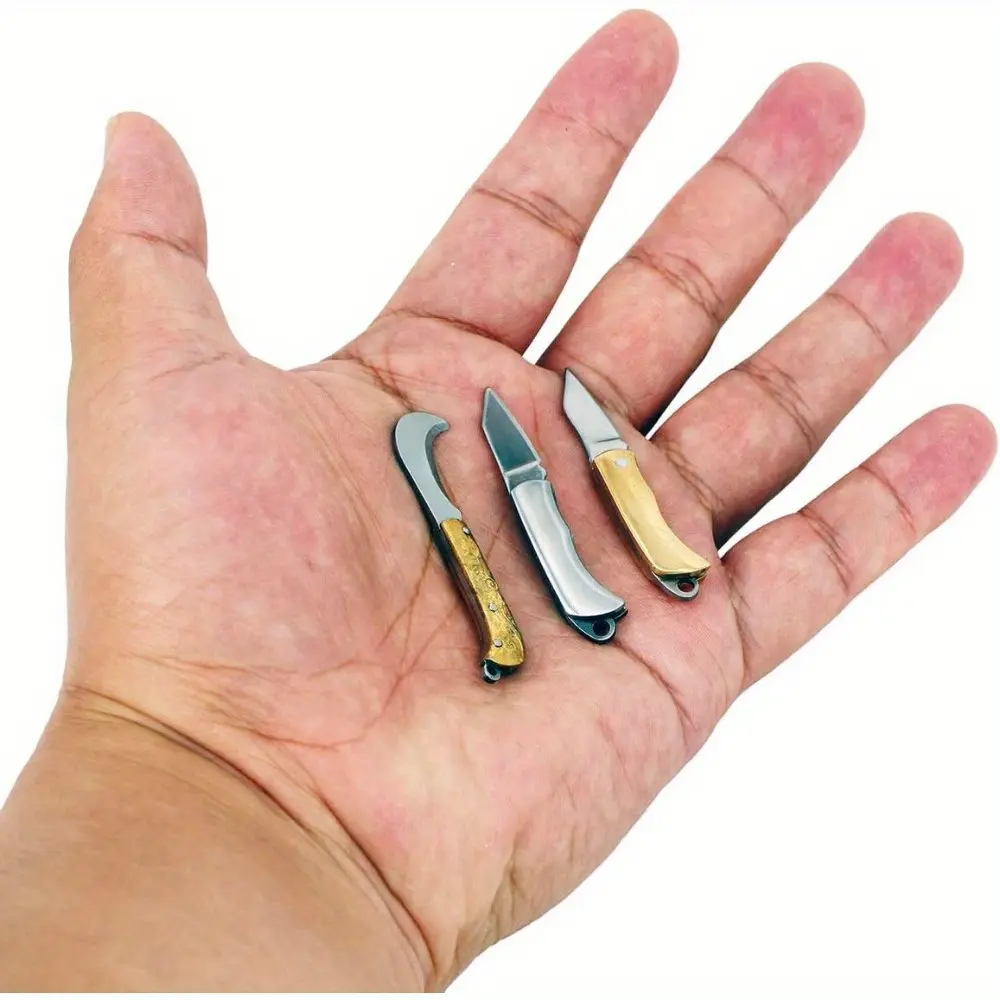 Unisex Micro Foldable Brass Box Cutter 3-Piece EDC Gear Set, Keychain Pendant with Brass Housing, Compact Pocket-Friendly Portable Tool for Package Opening, Hiking
