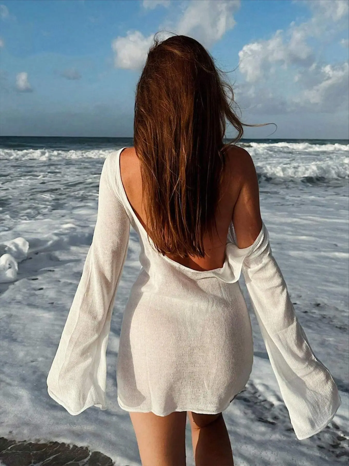 New Women's Fashion One-Piece Light Sweater Dress, Backless Round Neck, Fitted, Sexy Hollow Out, Spring Summer Casual Feminine Style, Beach Garment