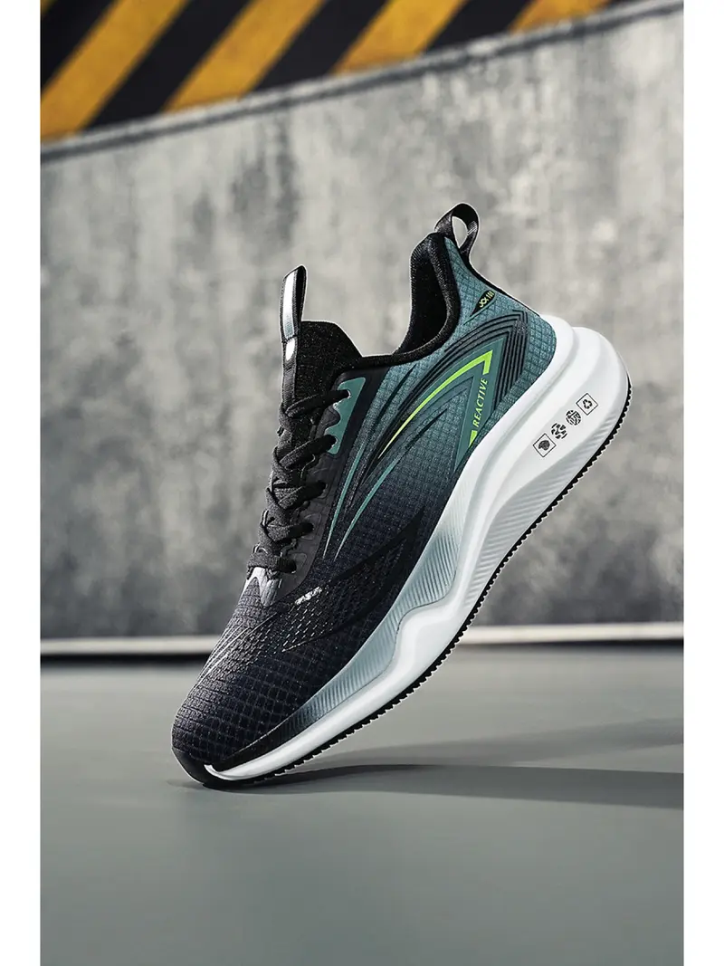 dark green running shoes - TikTok Shop display picture 1