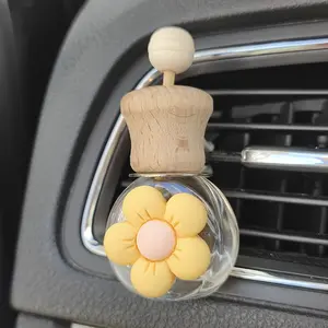 1PC Car perfume bottle, floret, air outlet, aromatherapy essential oil, empty bottle, sub packaging, volatile, cartoon, cute interior decoration accessories