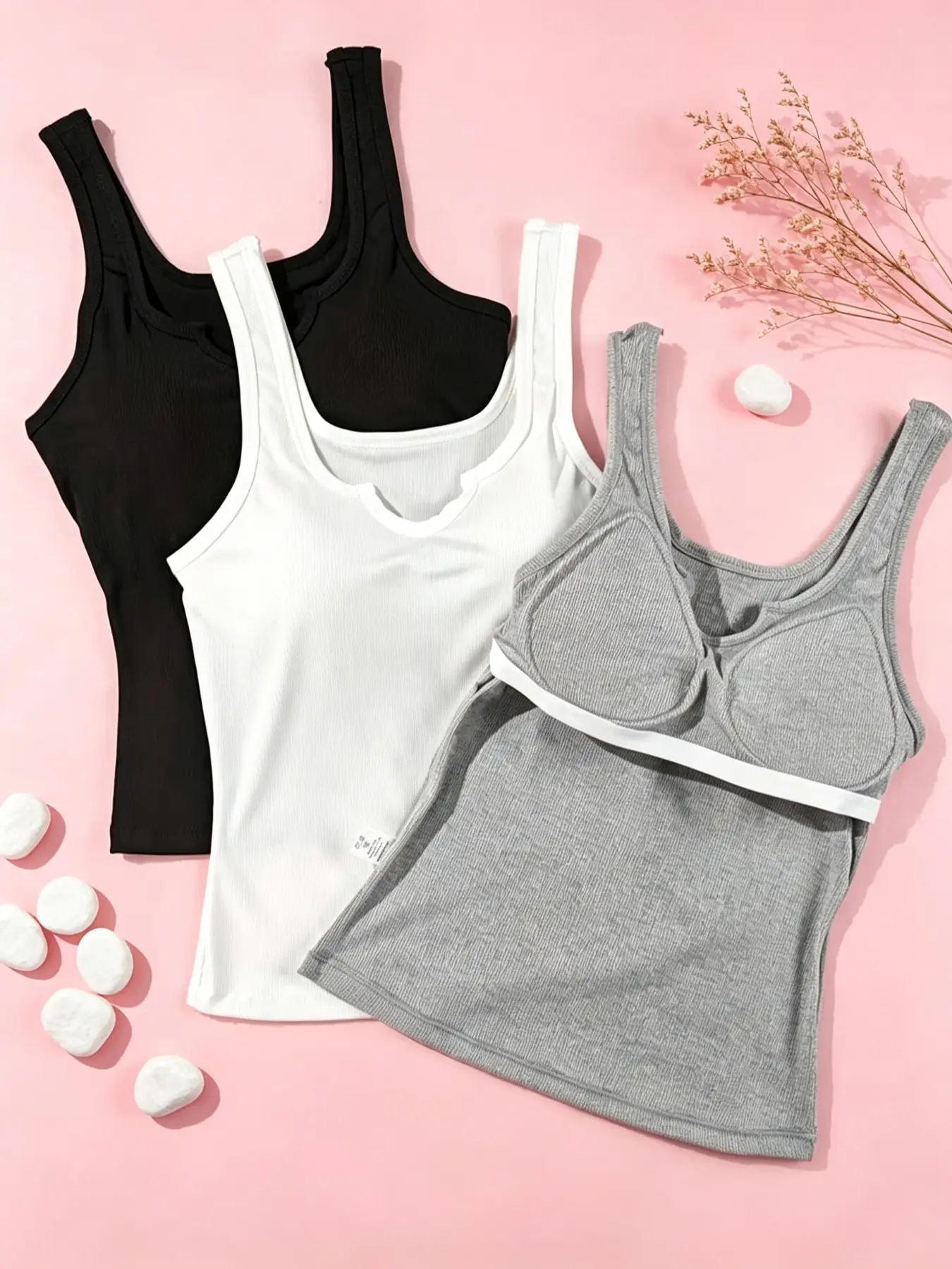 3-Pack Strapless Sleeveless Tank Tops for Women, One-Piece Bra with Pads, Wearable Lingerie, Underwear, Slim Fit, Plain Design, Basic, Minimalist, Casual, All-Seasons