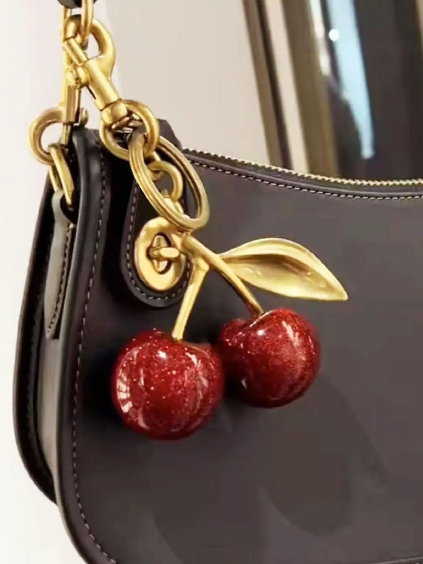 A fashionable and cute cherry design Kevchain, bag decoration, daily wear, also a surprising and exquisite small gift, Charms for Bags