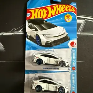 Hot wheels Toyota Prius custom 1:64  set of both varients