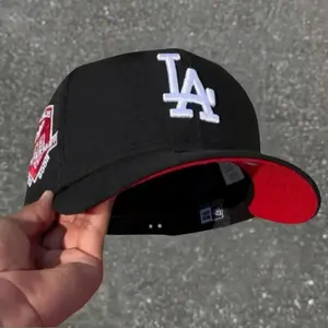 New Era 9FORTY LA Dodgers Black Red MLB Cap - Adjustable Classic Baseball Hat