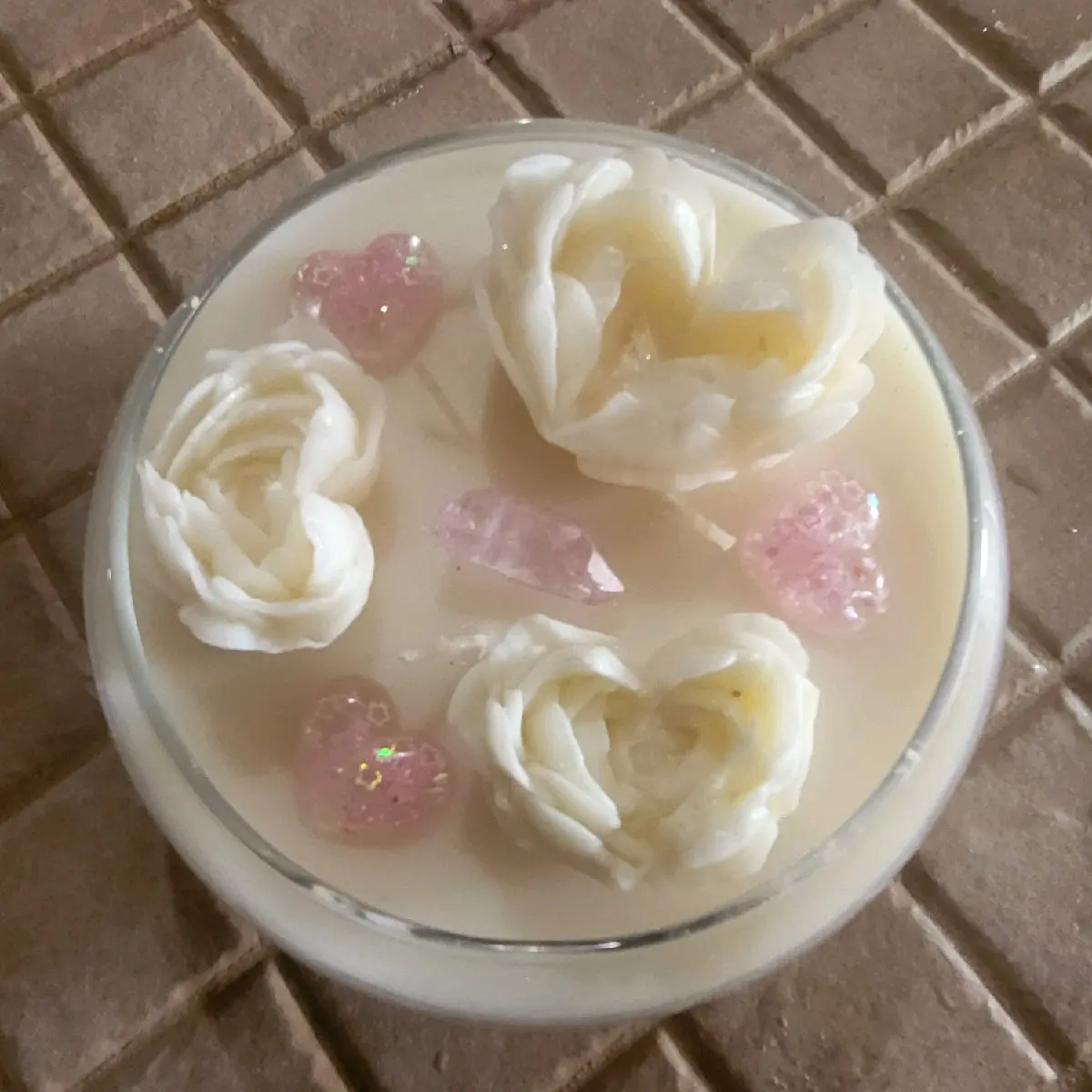 White Rose Pink Quartz Candle - Decorative Candle with Heart-Shaped Design and Glitter Accents - Ornaments
