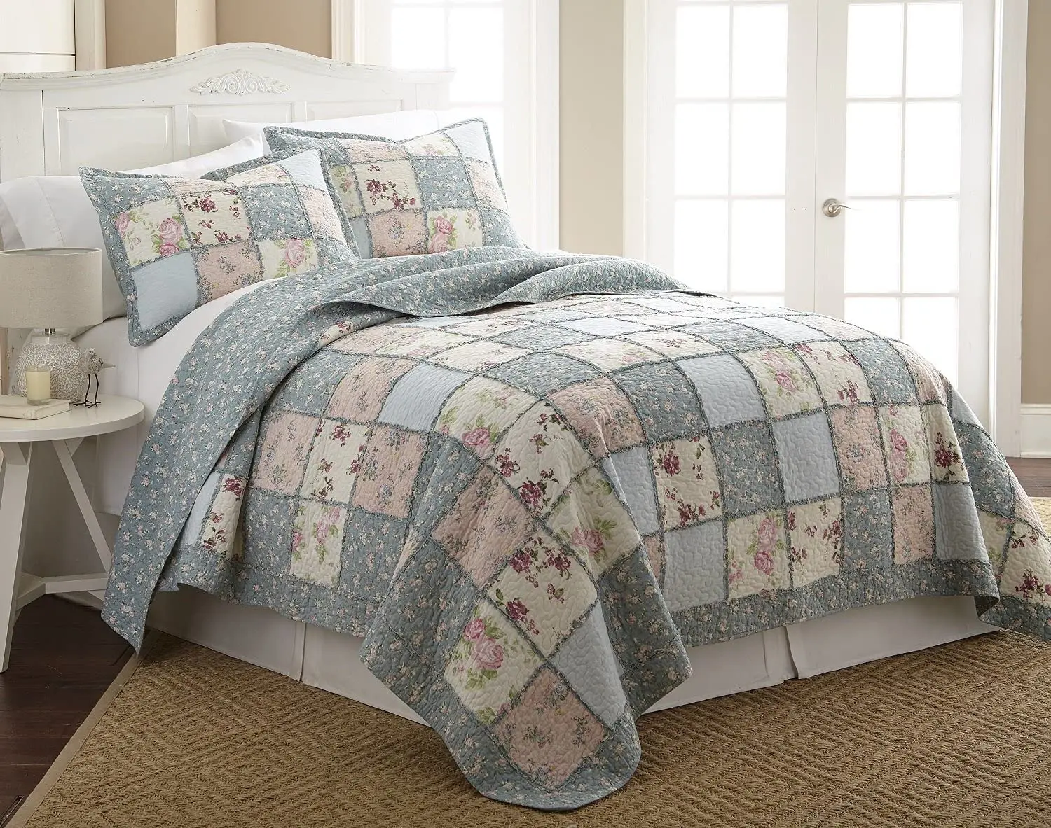 Abbi Floral Garden Patchwork Cotton Quilt Abbi Floral Garden Patchwork Cotton Quilt