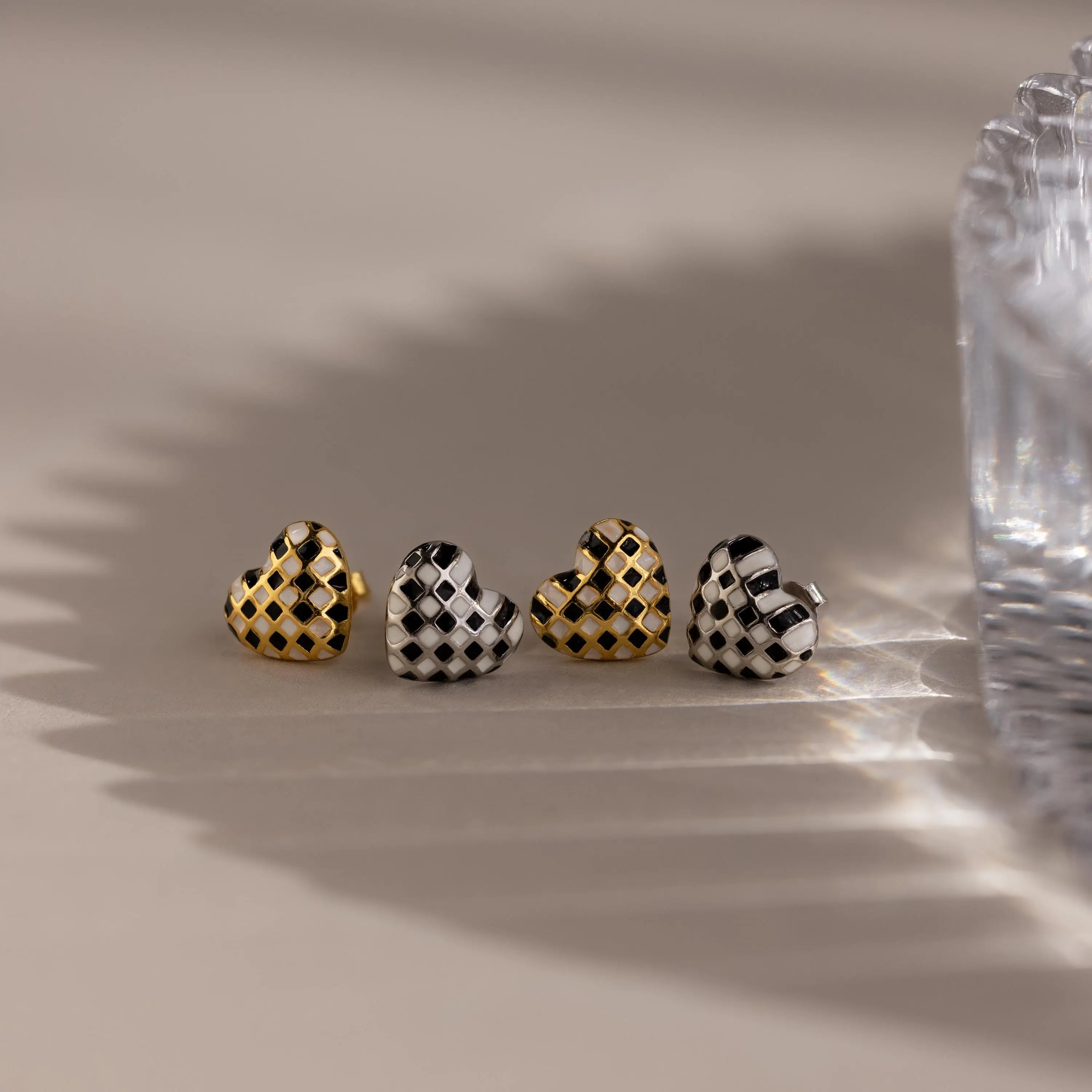 Checkered Heart Studs by Caitlyn Minimalist - Dainty Black and White Art Deco Heart Earrings - Valentine's Day Jewelry Gift - Vintage Jewelry - Gift for Her