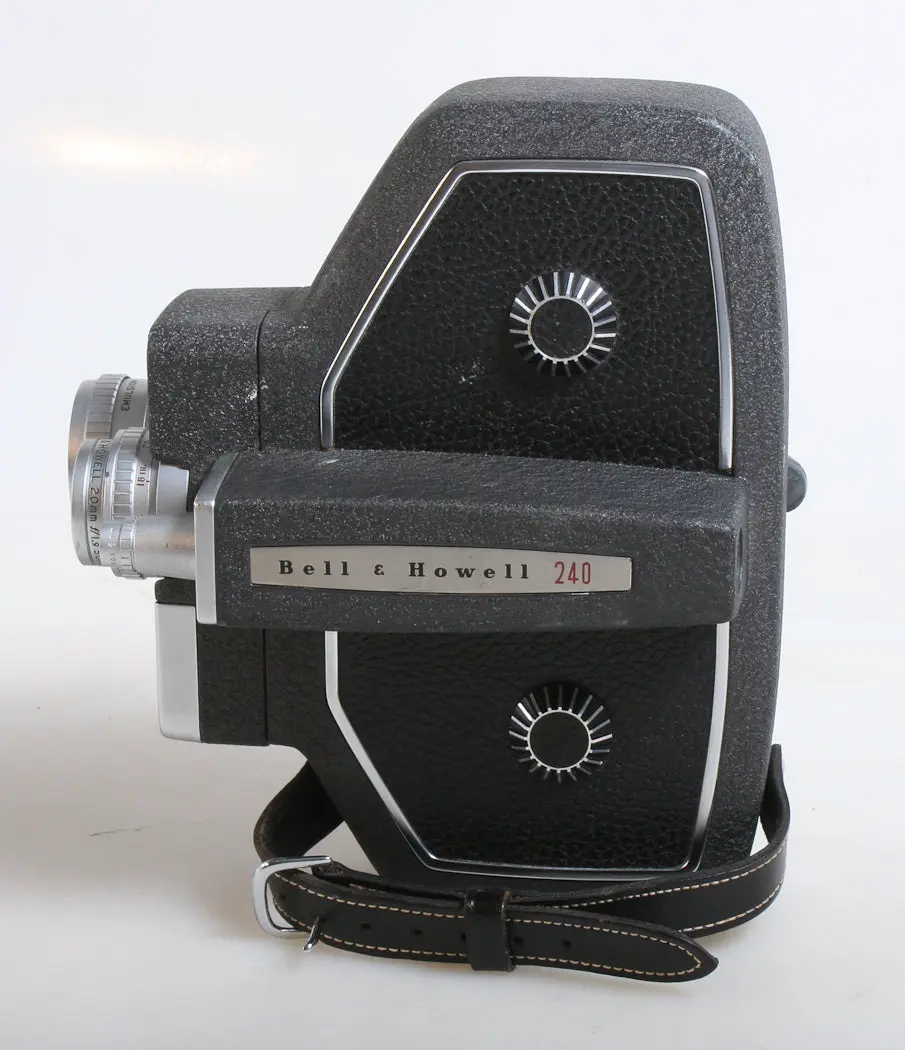 Bell and Howell 16MM CINE / MOVIE CAMERA VINTAGE W/ORIGINAL HAND STRAP
