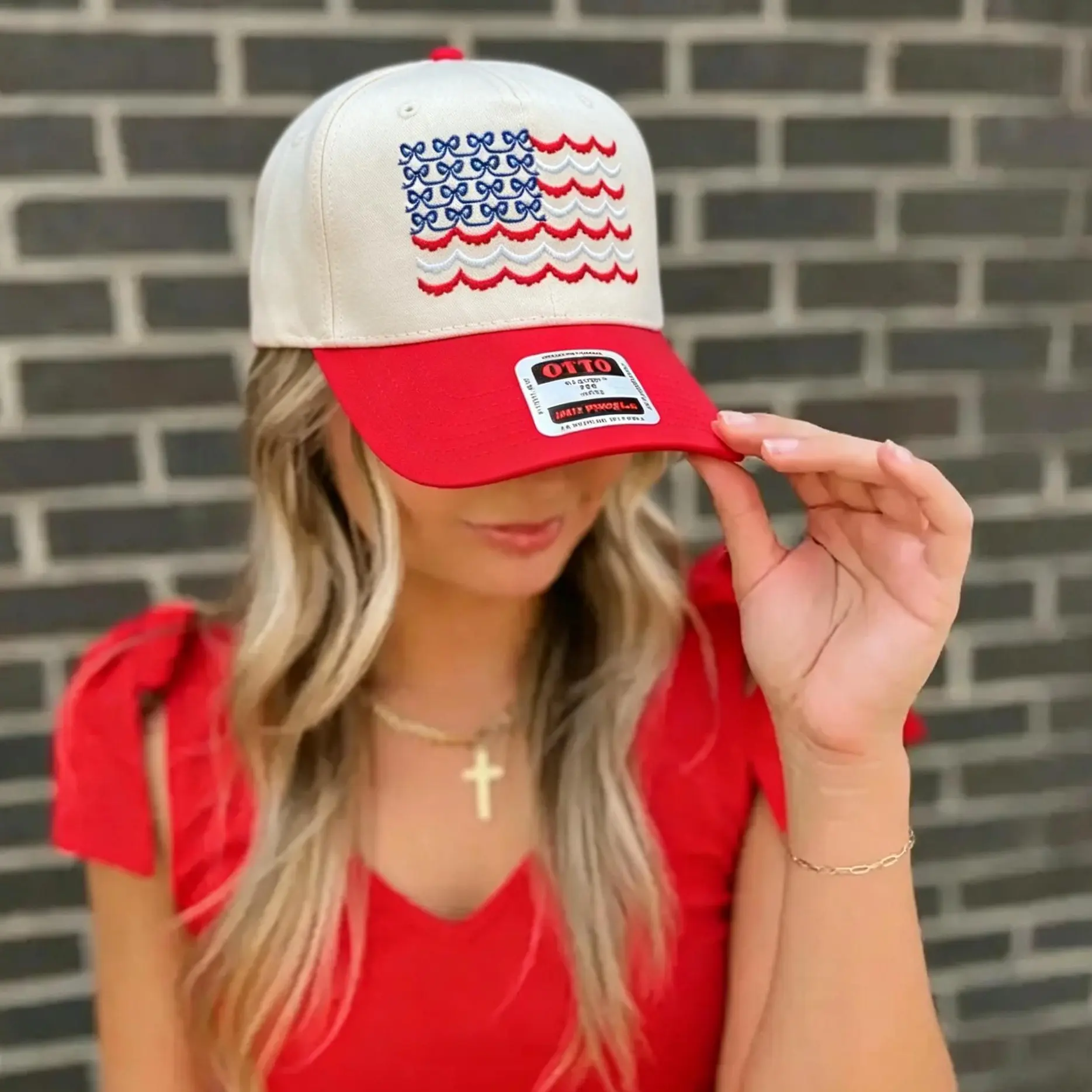 Women's Patriotic Vintage Embroidered American Flag Trucker Hat - Casual Outfits Cap, Lightweight Breathable Graphic Embroidery Hat, 4th of July Accessory, Snapback, Summer Outdoor Sports Gift, Gift-Ready Pick