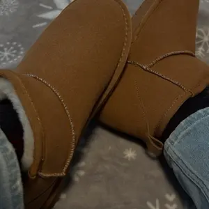 Classic mini boot for women