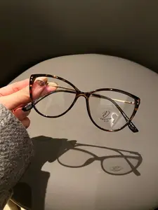 Trending Cat Eye Blue Light Blocking Glasses for Women, Retro Tortoise TR90 Frame, Oversized Anti Eyestrain Computer Gaming Eyeglasses, Fashion Clear Lens Optical Frames, Office Siren Aesthetic, Aesthetic Fake Glasses for Round Face