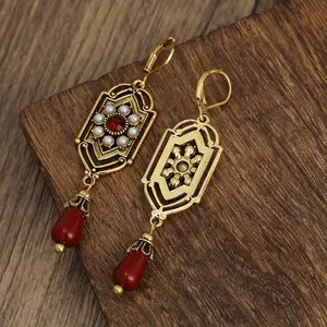 1 Pair of Medieval Palace Style Pearl Alloy Vintage Earrings for Women Premium Accessories Jewelry Gold