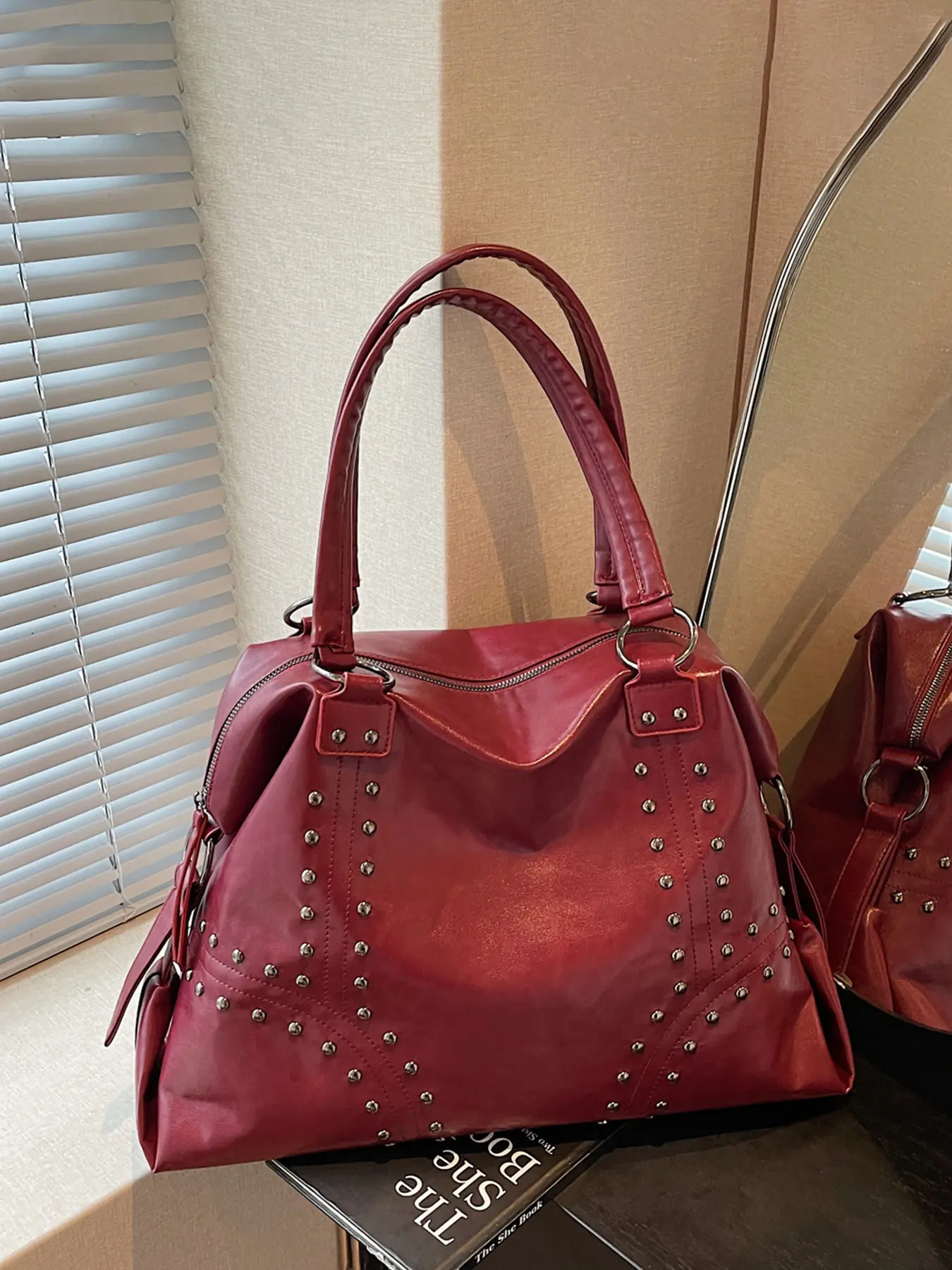 1pc Stylish minimalist casual retro solid-color Zipper Crossbody Tote bag with ample capacity—Casual Fashion Bag perfect for daily commuting, shopping, and travel. A must-have for women.