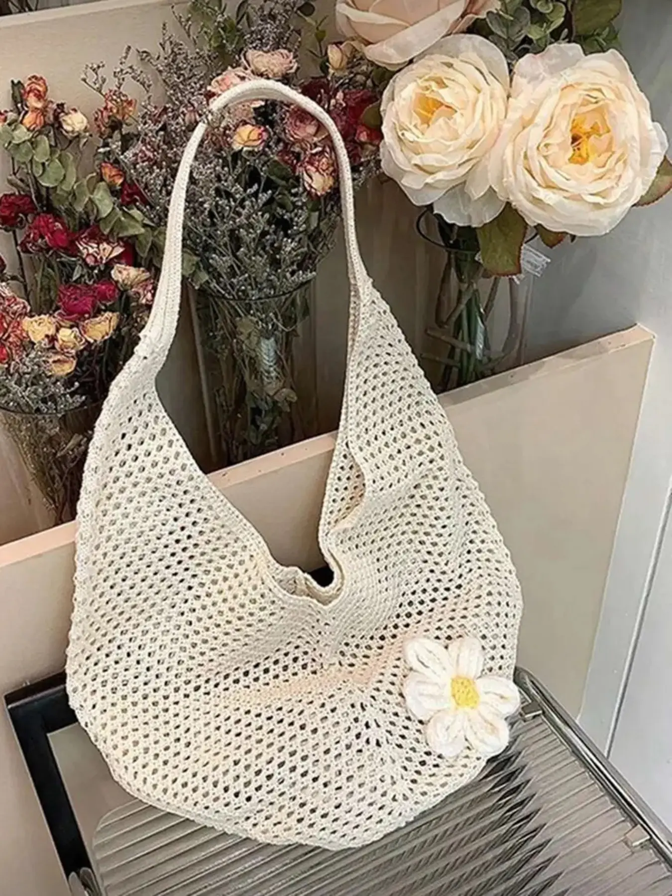 Sweet atmosphere hollow crochet tote bag, three-dimensional flower decoration, retro fashionable practical texture shoulder bag, gentle beige color matching, versatile item for seaside travel and vacation, Vintage shoulder bag
