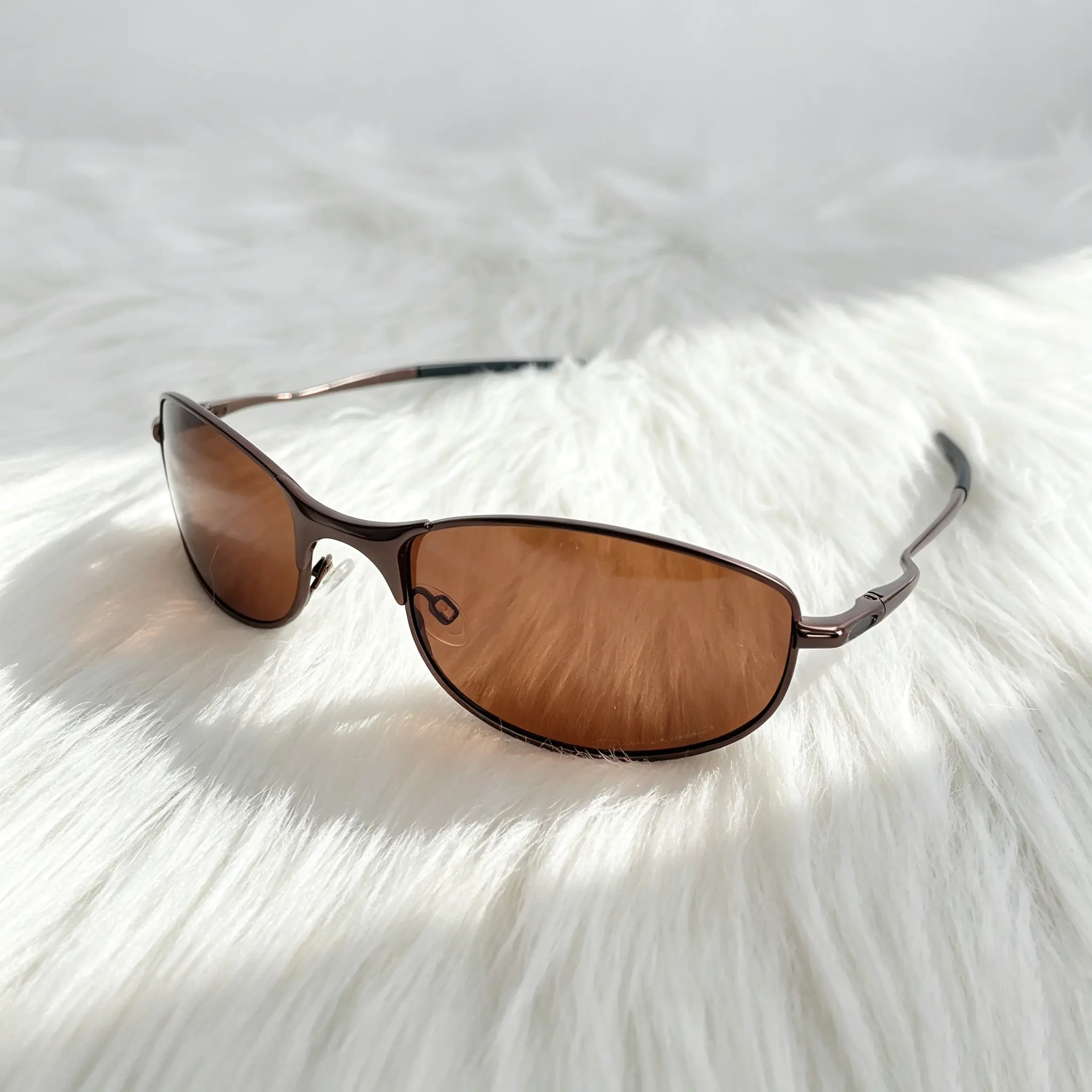 Vintage Slim Oval Bronze Frame Sunglasses, Polarized Soft Brown Lenses, Minimalist Lightweight Eyewear for Daily Travel Fashion
