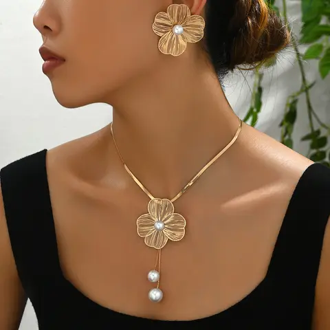 Women's Vintage 3-Piece Elegant Jewelry Set - Durable Copper-Zinc Metal, Layered Floral Charm Necklace, Earrings, Bracelet, Minimalist Female Accessory, Gift-Ready for Anniversary Party, Free Gift Included