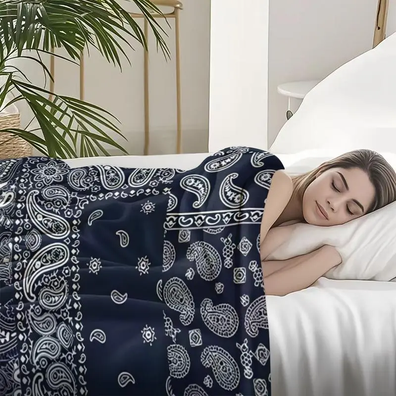 Paisley Print Soft Comfy Blanket, Cool Bedroom Bedding Blankets, Lightweight Throw Blanket for Home Office Travel Camping Dormitory, Cozy Throw Blanket