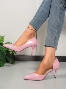 A pair of new large-size women's pointed-toe stiletto heels with side cutouts, slip-on, Slip On Pumps, High Heels, fashionable, Elegant, simple, comfortable, lightweight, versatile, and suitable for everyday wear