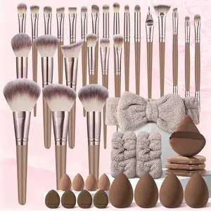 44Pcs Makeup Brushes Set, Professional Brown Makeup Tool Set Includes 25Pcs Premium Synthetic Foundation Powder Concealers Eyeshadows Blush Cosmetic Brush, Makeup Sponge, Headband & Wristbands, Triangle puff, Mini Thumb Puffs, Suitable for All Skin Types