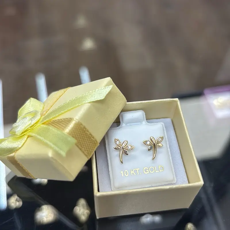 Aretes con cierre para bebé