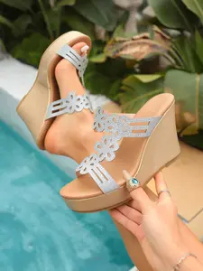 Women's Silver Color Rhinestone Wedge Sandals, Hollow Out Flip Flops, Summer Casual Beach Shoes, PU Leather, Rubber Sole