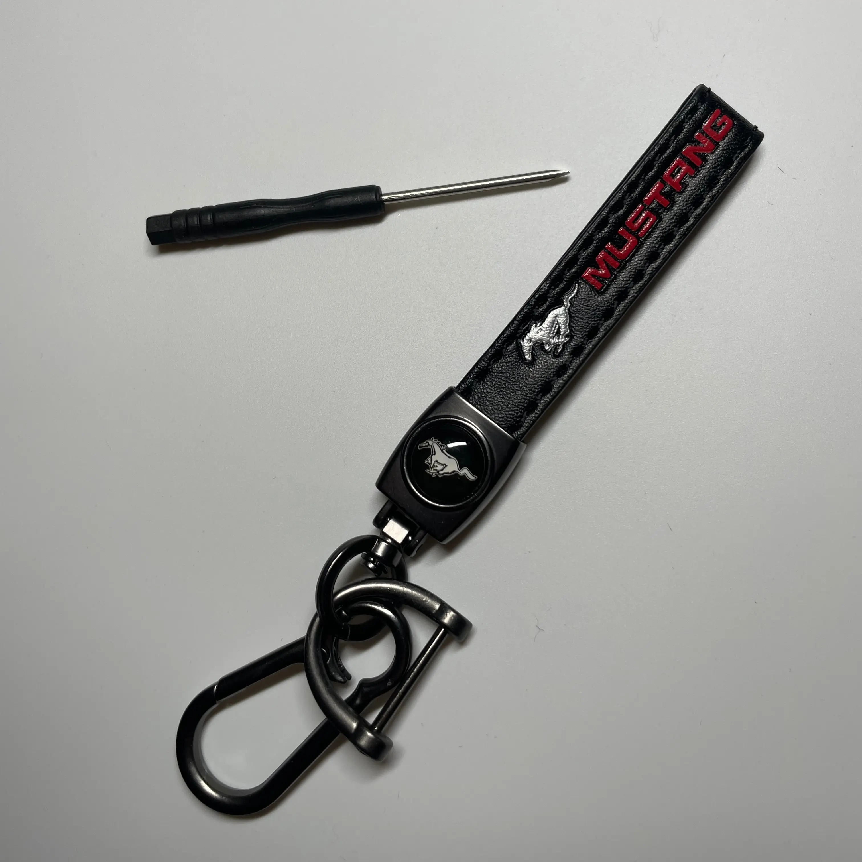 Leather Key Chain Fits Mustang Car Keychain Ring Accessories Black/Red