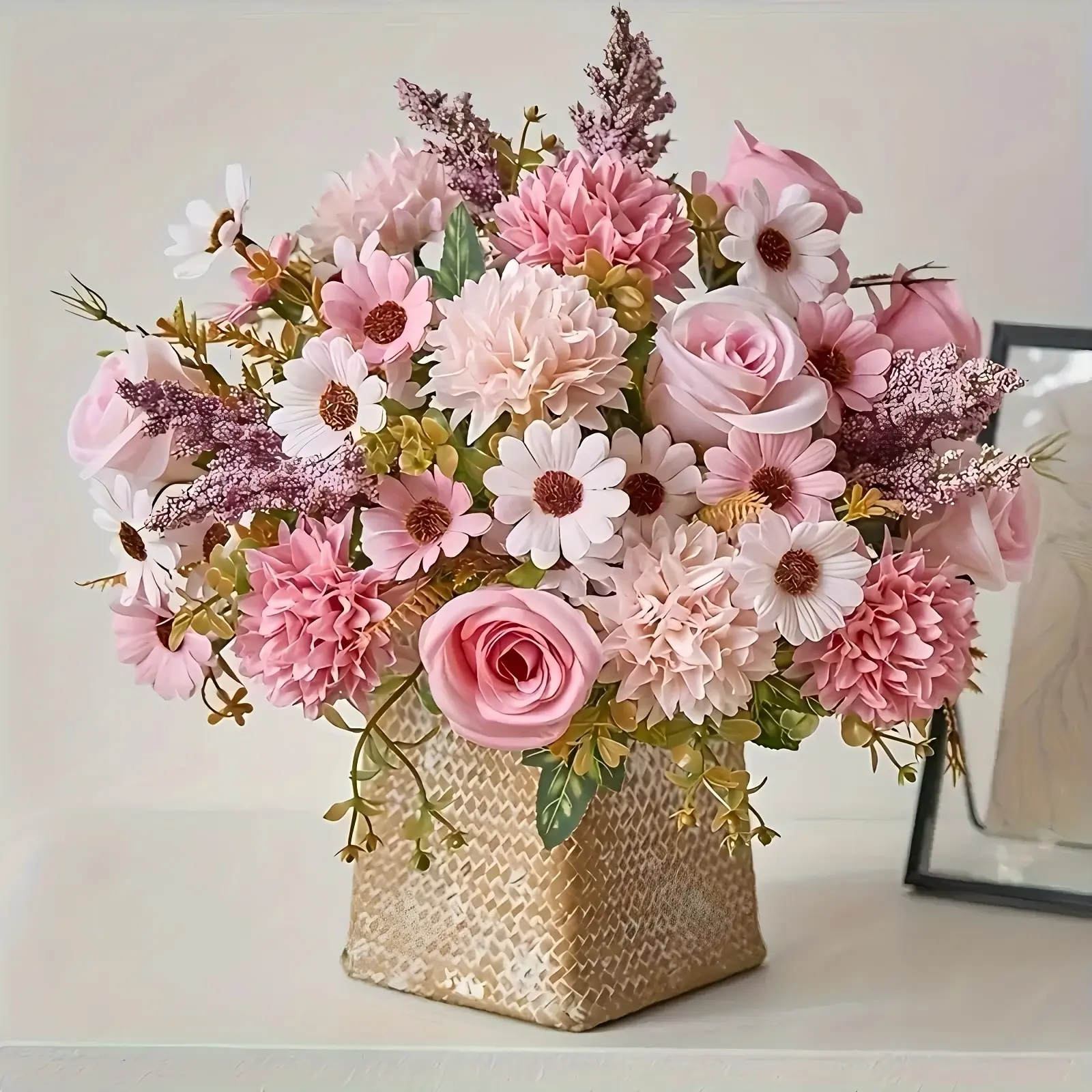 A Bouquet, Artificial Flower Decoration, Decorative Flowers, Artificial Mixed Flower, of Artificial Roses And Hydrangeas in Bohemian Style, Featuring Pink Roses, White Daisies, And Green Leaves, These Flowers Are Perfect for Weddings, Valentine'S Day