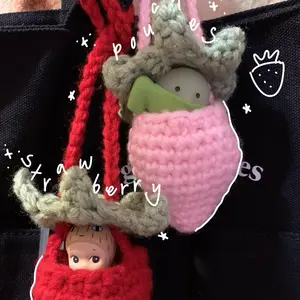 Crochet Strawberry Pouch