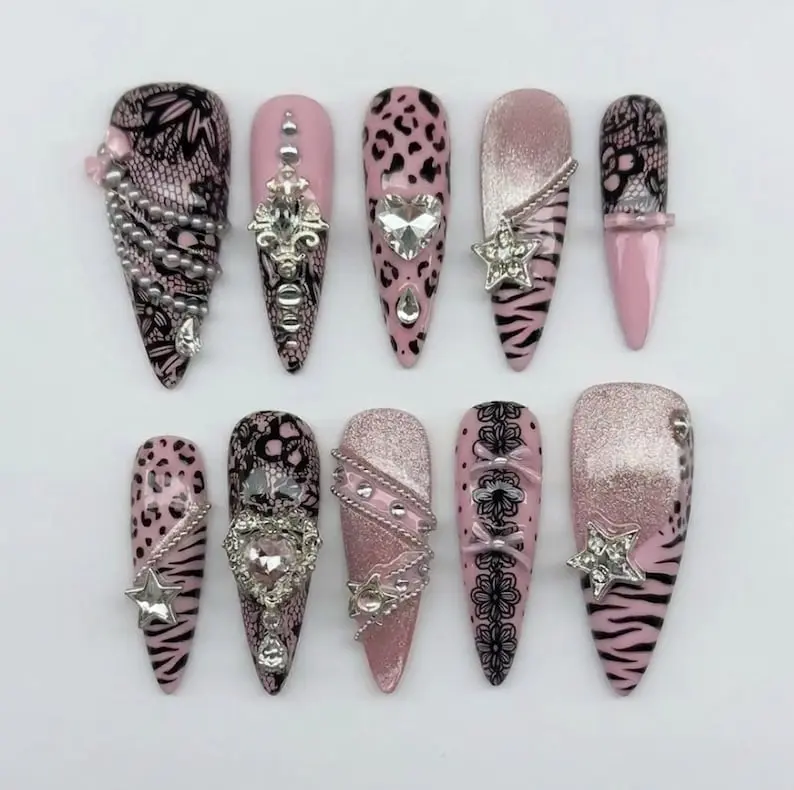 Pink Press On Nails 3D Leopard Nail Set Crystal Heart And Black Lace False Nails For Punk Rock Vibes
