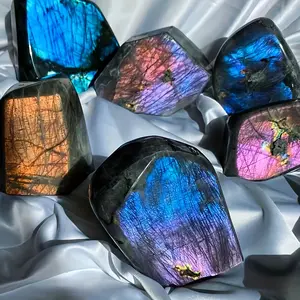 1-Piece Bohemian Rainbow Glitter Labradorite Crystal Sculpture, Emerald Free-Form 3D Gemstone, Christmas Valentine's Day Gift, Exclusive Home Decor for Crystal Lovers ornament