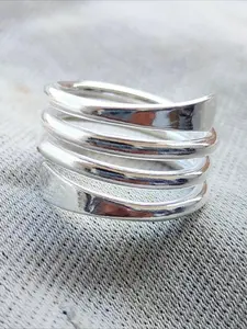 Silvery Minimalist Ring, Spiral Design, Suitable for Both Men and Women, Daily Jewelry, Minimalist Jewelry, Geometric Design Ring
