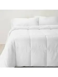 King Mid Weight Premium Down Alternative Hypoallergenic Machine Washable