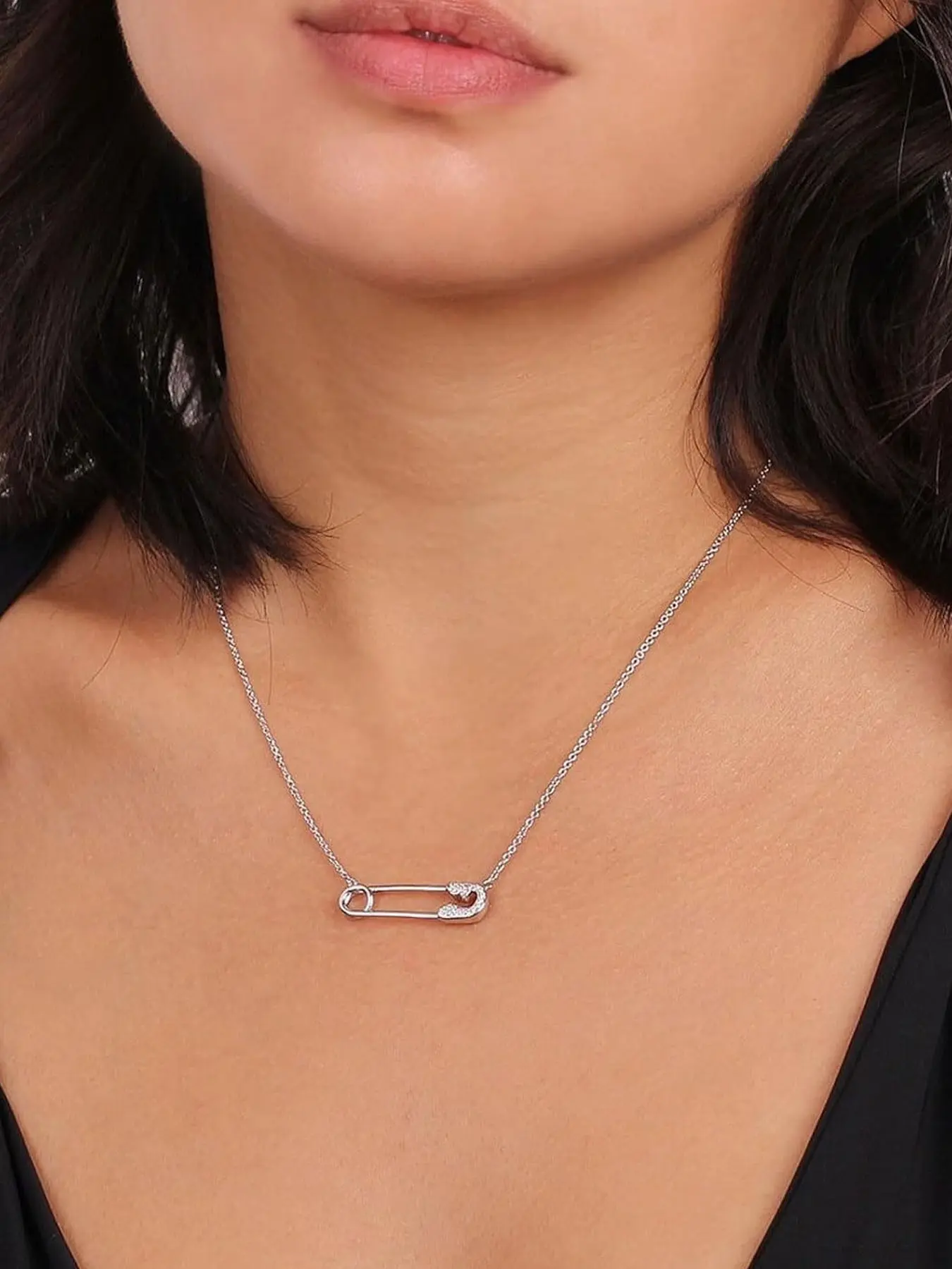 Y2K Pin Necklace, Safety Pin Necklace, Paperclip Choker Necklaces, Creative Design Necklace, Clean Style Collarbone Chain, Instagram-style Short Necklace, Women's Minimalist Jewelry Accessory, Sexy, Elegant Necklace, Fashionable Accessory