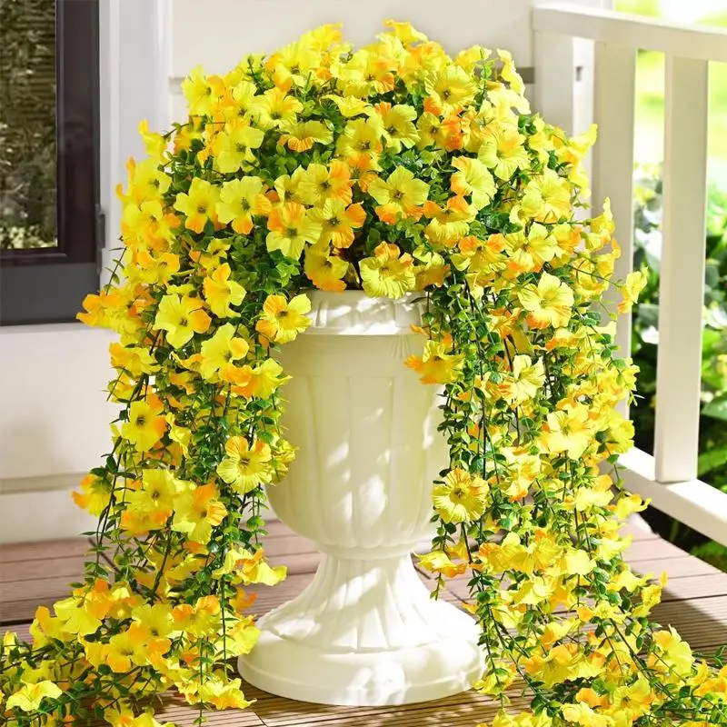 Outdoor simulation of violet flowers, 2piece set of UVresistant fake plant hanging decoration, spring outdoorpotted porch garden simulation of silk long hanging vines Suitable for Mother's Day, Thanksgiving, Christmas, wedding decorations and more.