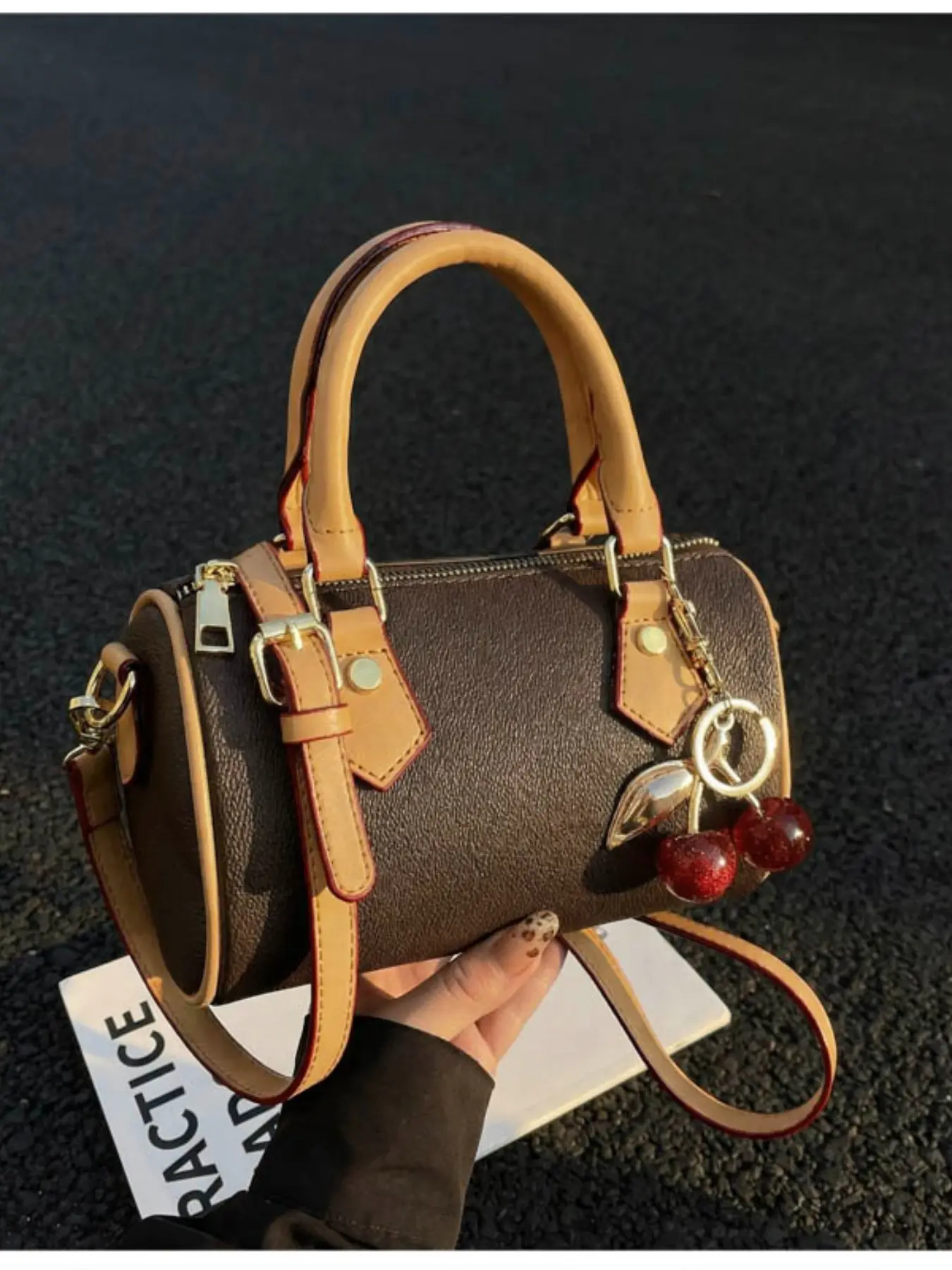 Stylish Crossbody Bag Small High-Quality New Shoulder Pillow Purse for Women, Versatile Boston Handbag, Perfect for Daily Use, Lightweight Crossbody Bag, Fashionable Shoulder Bag, Cross Body Bags