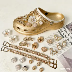 Fashion Rhinestone Clogs Charms Bowknot & Chain Design Letter Decor for Vented Clogs
