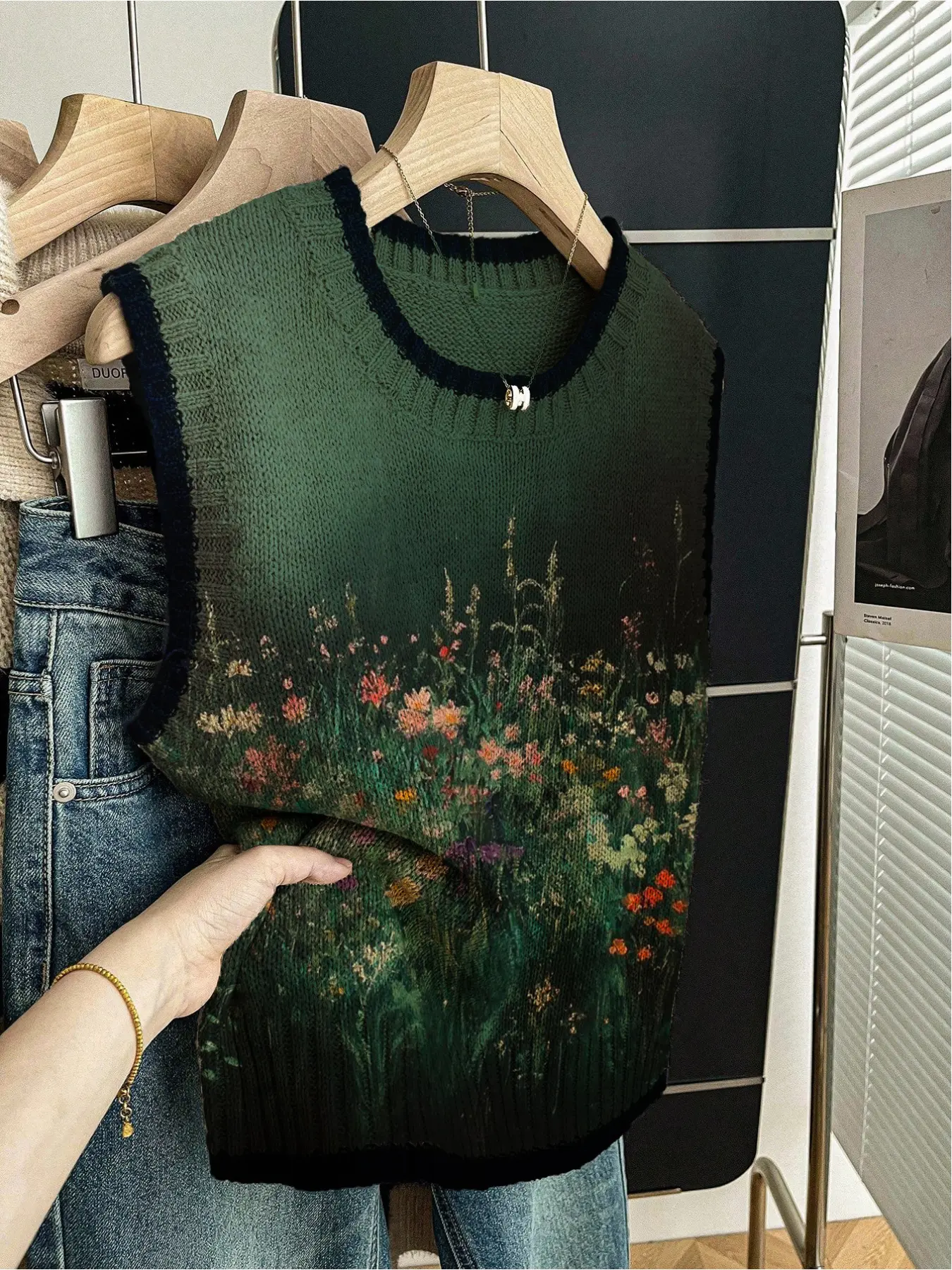 1pc Women's Spring/Summer Back to School Casual Loose Crew Neck Sleeveless Knit Top - Dark BluePiped Trim, Contrast Green Gradient Patchwork Floral Print, Gilet Matchable, Color Block Vest, Casual Fashion Vest, Sleeveless Knitted Vests