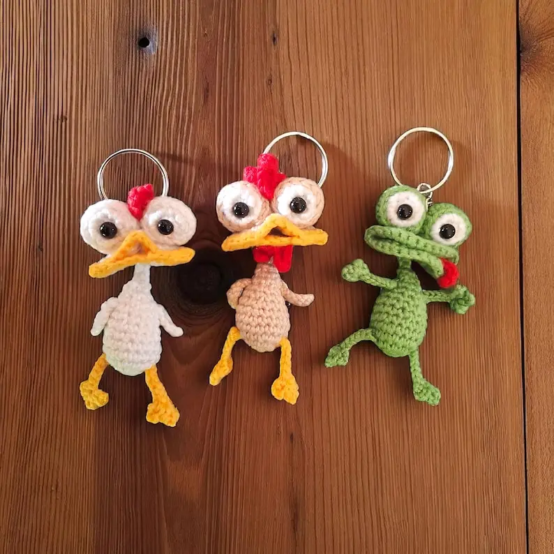 Funny Chicken Rooster Frog Crochet Keychain – Amigurumi Crazy Eyes Farm Animals Keyring – Small Crochet Gift Idea
