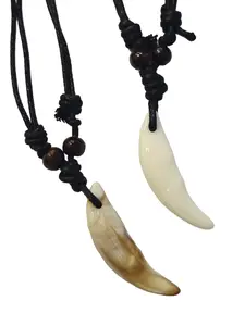 The trendy and cool wolf tooth pendant necklace is suitable for daily wear, vacation and dating occasions, and is also a surprising and exquisite small gift.