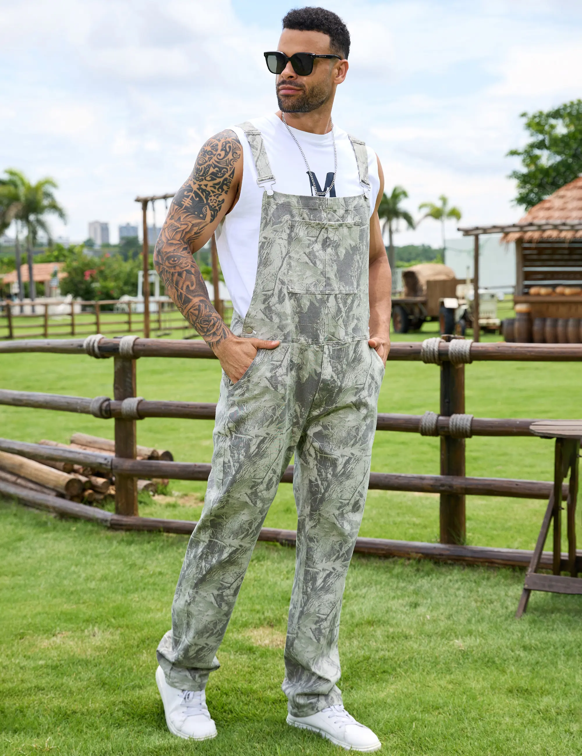 Yuanbang Hunting Season Men's Loose Pattern Adjustable Stretchy Overalls Fashion Camo Pattern Denim Bibs Coveralls Pockets Jumpsuit with Zipper Fall Winter Menswear Camouflage Redneck Party Outfit Camping FarmL Ranch Life Adventure Ready