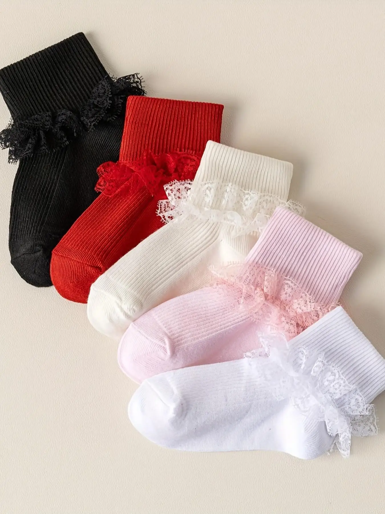 5 pairs of lovely lace princess socks-suitable for young girls, soft polyester blended, machine washable and comfortable in all seasons.